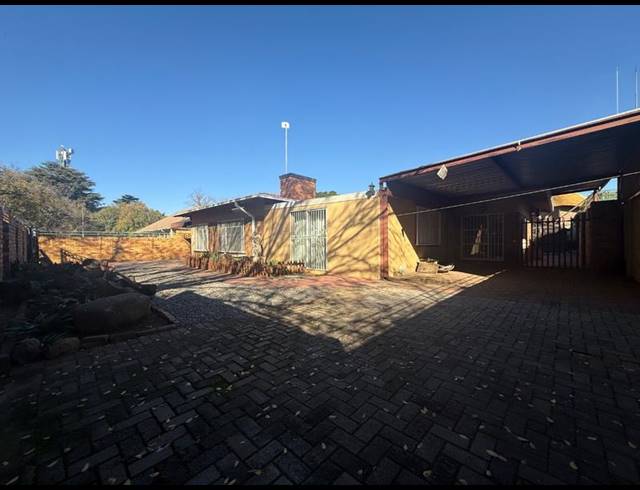 3 BEDROOM HOUSE FOR SALE IN VANDERBIJLPARK CW 1
